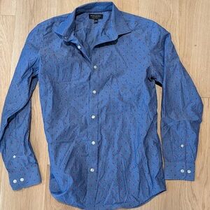 Banana Republic Blue and Red Patterned Casual Shirt men